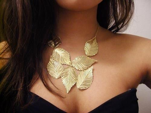 Gold collar necklaces