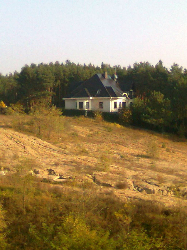 jesienny domek (zdjęcie z telefonu komórkowego)