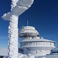To nie krzyż to fragment stacji meteorologicznej :) #Góry #Karkonosze #śnieg #Śnieżka #zima