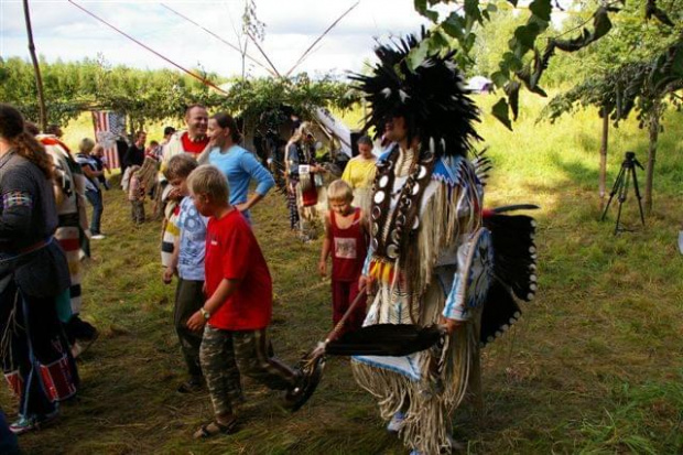 Ciąg dalszy uroczystości - Pow Wow, lato 2008.