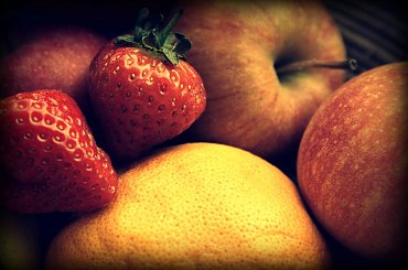 Owoceee!!! #truskawki #owoce #pomarancze #jablka