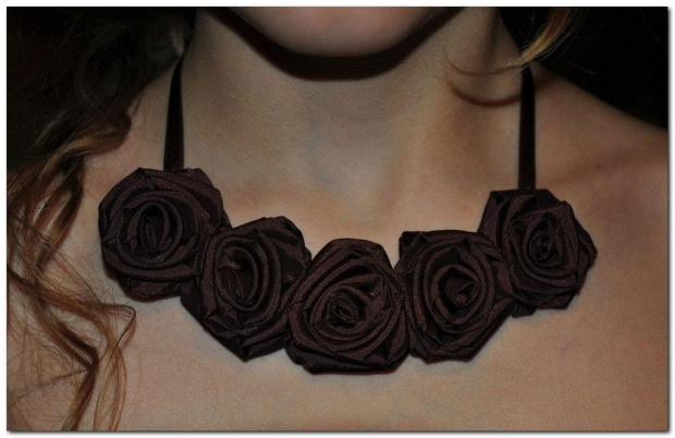 naszyjnik-róże #biżuteria #bransoleta #drewna #kwiaty #metalu #naszyjnik #OzdobyZMateriału #rękodzieło #róże