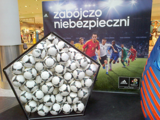 Promocja piłki na Euro 2012 w Galerii Krakowskiej 2012 06 02