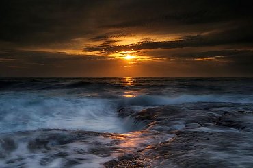 kolejny wschod #chmury #ocean #poranek #przyroda #woda #WschódSłońca