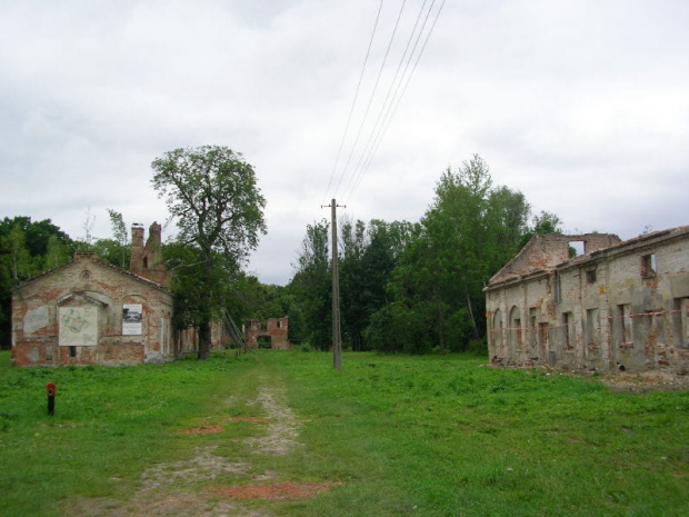 Gładysze (warmińsko-mazurskie) - pałac