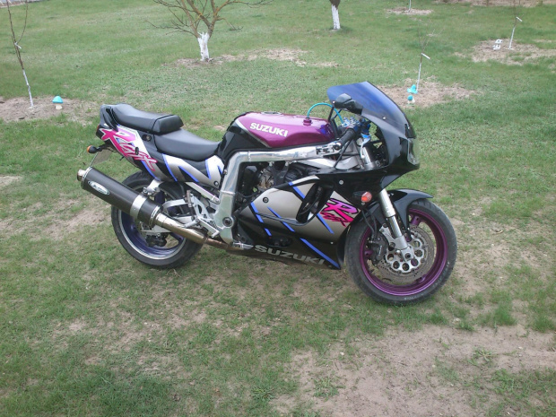 GSXR 750