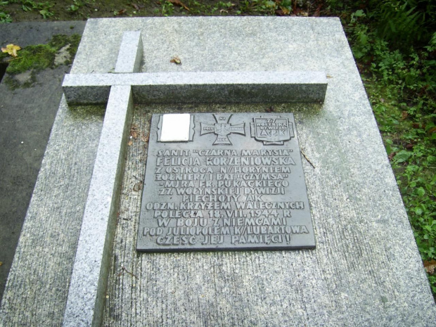 Napis na grobie poległej żołnierce 27 WDK - AK - Kazimierz Dolny #PomnikiHistorii #Tablice