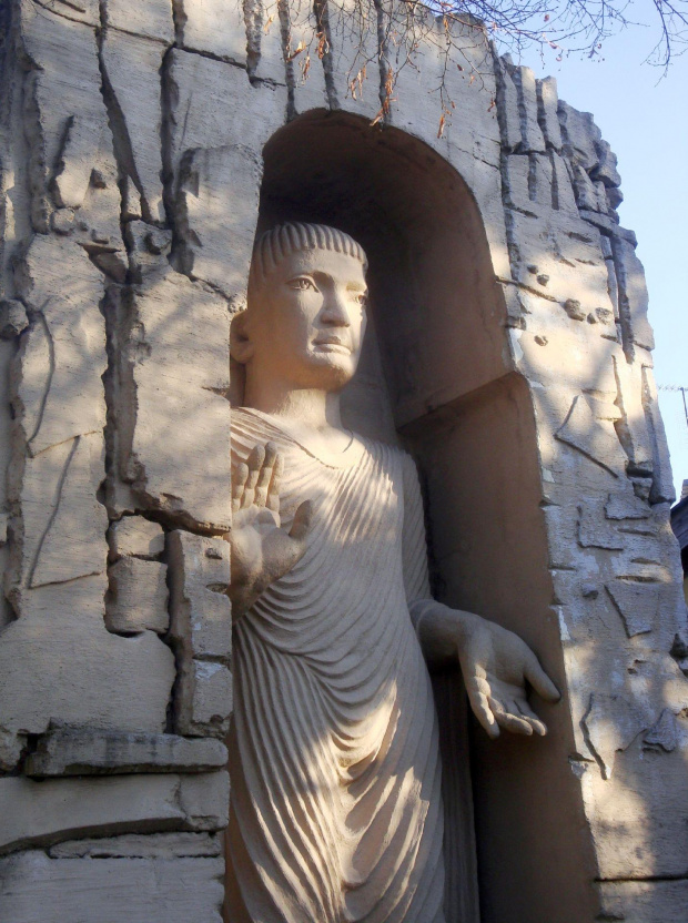 adaptacja pomnik buddy w puszczykowie