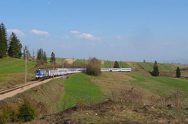 24.04.2010 | Pyzówka | EU07 z EIC31412 "Tatry" rel. Zakopane - Warszawa Wsch. kilkadziesiąt metrów przed przystankiem #PKP #PLK #Express #EU06 #EU07 #EP07 #EP08 #ET21 #ET22 #ET41 #ET40 #EP09 #Taurus #Husarz #Dragon #Eurosprinter #WM15A