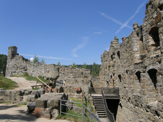 Ruiny klasztoru Oybin #oybin #niemcy #ViaSacra #kurort