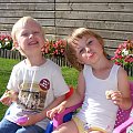 Wesołe buźki- Amelka i Ian.