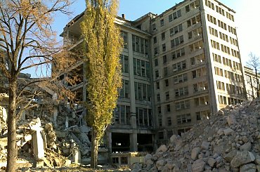 #RozaLuksemburg #RozaLuxemburg #OpuszczoneMiejsca #opuszczone #OpuszczoneBudynki #warszawa #karolkowa #OpuszczoneBudynkiWarszawa #WarszawaWola #wola #OpuszczoneBudowle #zaklady #LampyElektryczne