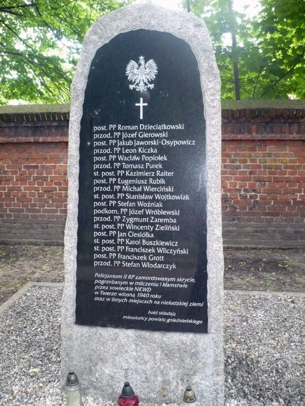Pomnik poległych policjantów
II. wojna.
Gniezno park Andresa