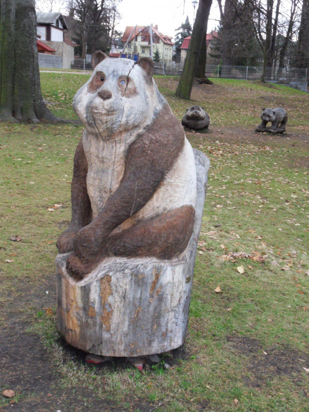 Rzeźba w parku w Varnsdorfie w Czechach #Czechy #Varnsdorf