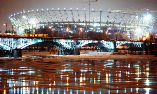 Widok z wislostrady na stadion w Warszawie #stadion #rzeka #noc