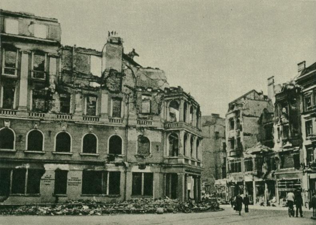 Poznań_Skrzyżowanie ulic 27 Grudnia i Mielżyńskiego 1945 r.