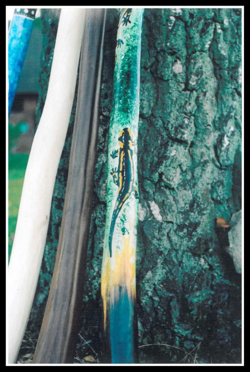 Didgeridoo ręcznie malowane - salamandra wychodząca z ognia