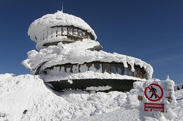 nie wchodzić.. #architektura #góry #karkonosze #katastrofa #śnieg #śnieżka #talerze #zima #żywioł