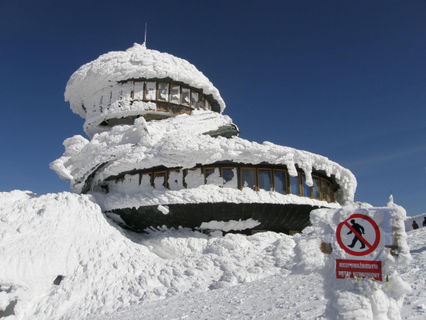 nie wchodzić.. #architektura #góry #karkonosze #katastrofa #śnieg #śnieżka #talerze #zima #żywioł