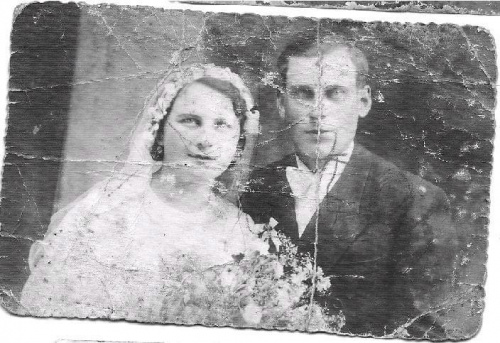 Zdjęcie ślubne Wierzchowskiego
Kazimierza i Cyran Stefanii z Kałuszyna.
Została wykonana w roku 1911
(prawdopodobnie) #Grębków #Kózki #WiekXIX #WiekXX